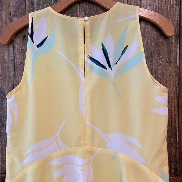 Ann Taylor SP Yellow Sleeveless Floral Lightweight Summer Peplum Hem Top - Picture 4 of 10